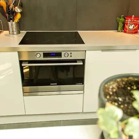 Elegant Duplex Apt In A Trendy Neighborhood דירה פריז