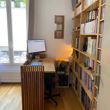 דירה Elegant Duplex Apt In A Trendy Neighborhood פריז
