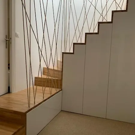 דירה Elegant Duplex Apt In A Trendy Neighborhood פריז